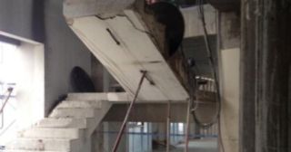 Демонтаж лестницы Сестрорецк, цена от 2942 руб.